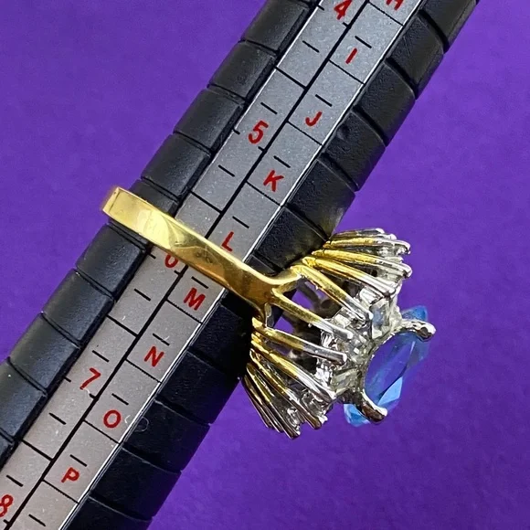 💛 Vintage 18k HGE Topaz Blue & White Gemstone Ring - Picture 4 of 9